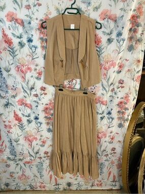 Vintage Beige Two-Piece Suede-Look Vest & Skirt Set